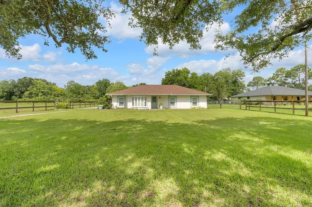 1624 Texas Avenue League City, TX 77573
