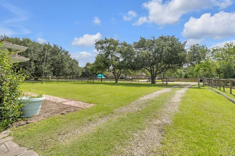 1624 Texas Avenue League City, TX 77573