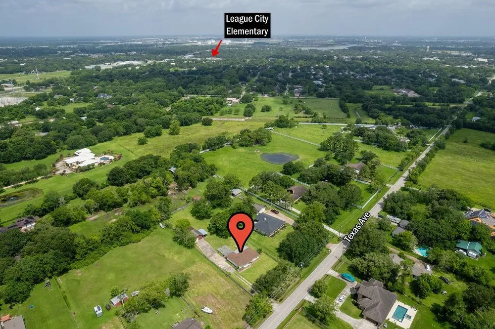 1624 Texas Avenue League City, TX 77573