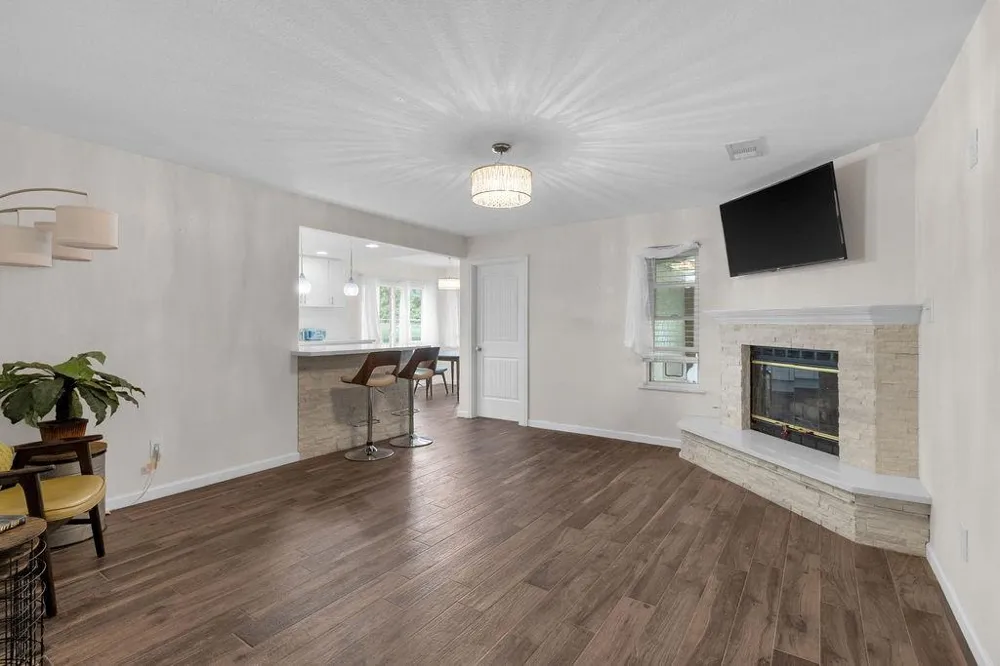 1624 Texas Avenue League City, TX 77573