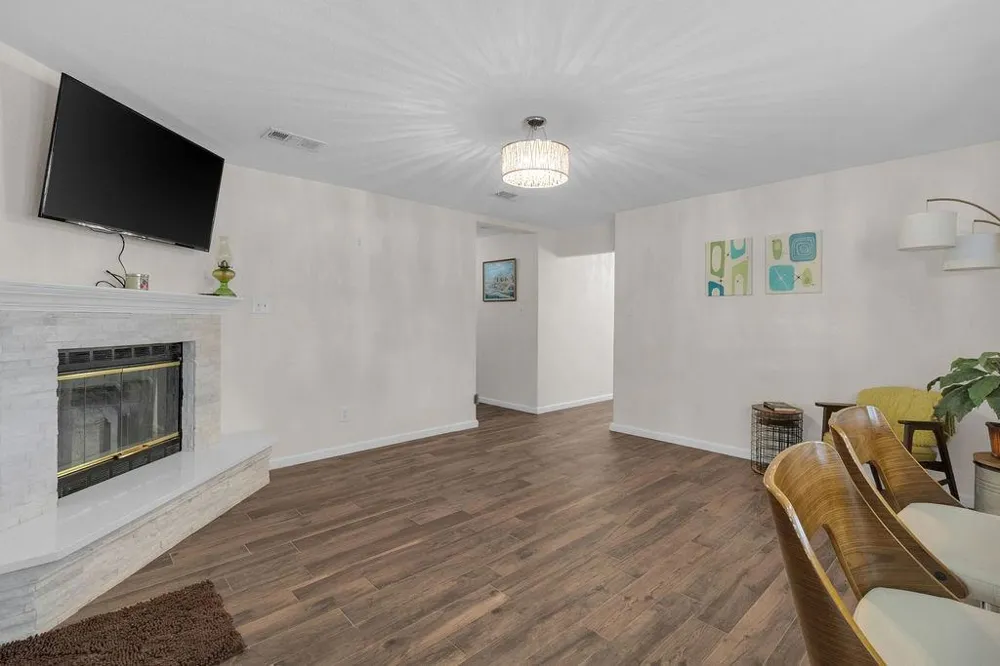 1624 Texas Avenue League City, TX 77573