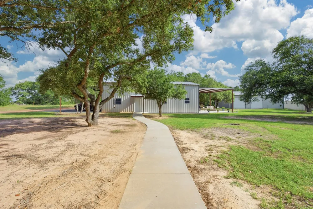 33952 Joseph Road Waller, TX 77484