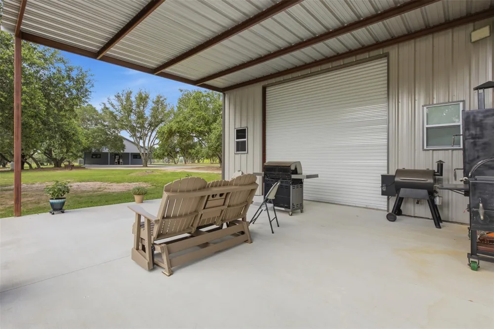 33952 Joseph Road Waller, TX 77484