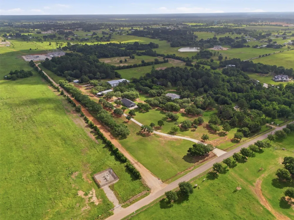 33952 Joseph Road Waller, TX 77484