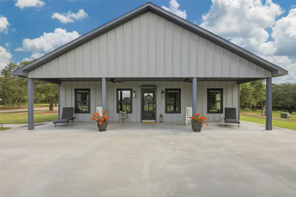 33952 Joseph Road Waller, TX 77484