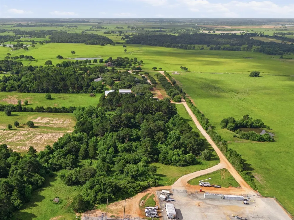33952 Joseph Road Waller, TX 77484