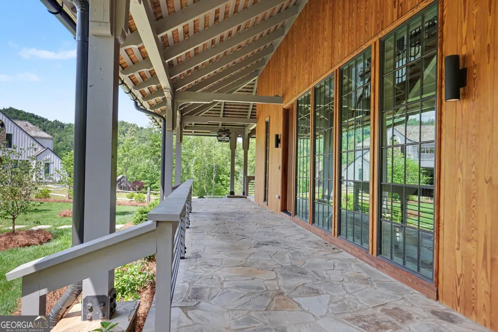 140 Cove View LN Clarkesville, GA 30523