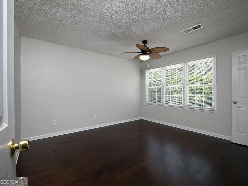 1018 Old Holcomb Bri RD Roswell, GA 30076
