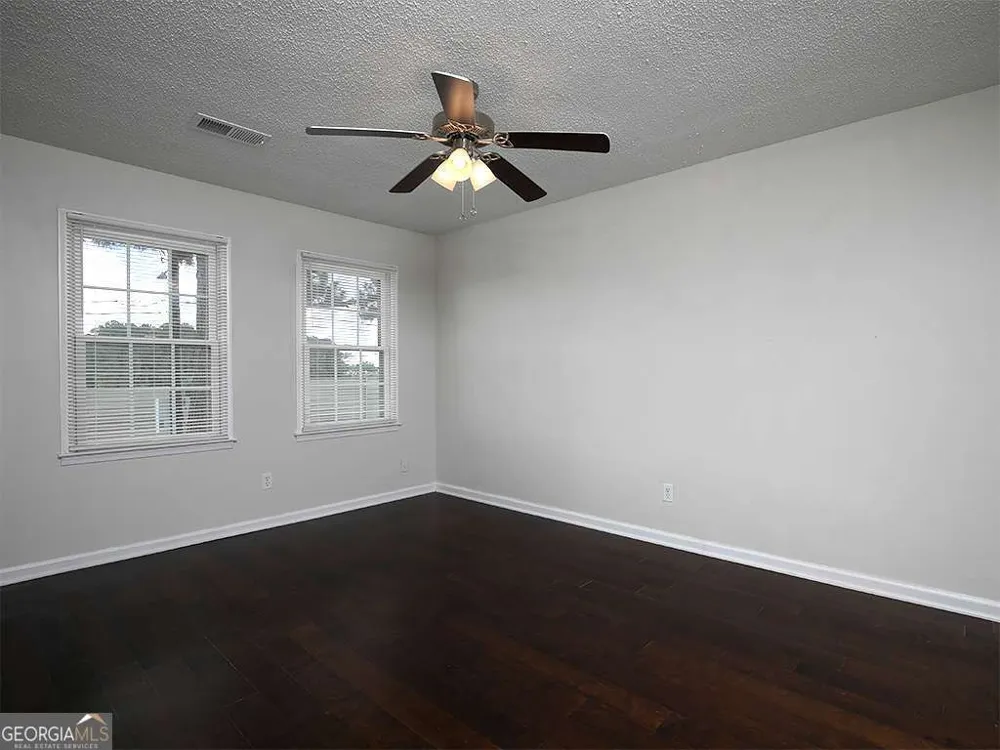1018 Old Holcomb Bri RD Roswell, GA 30076