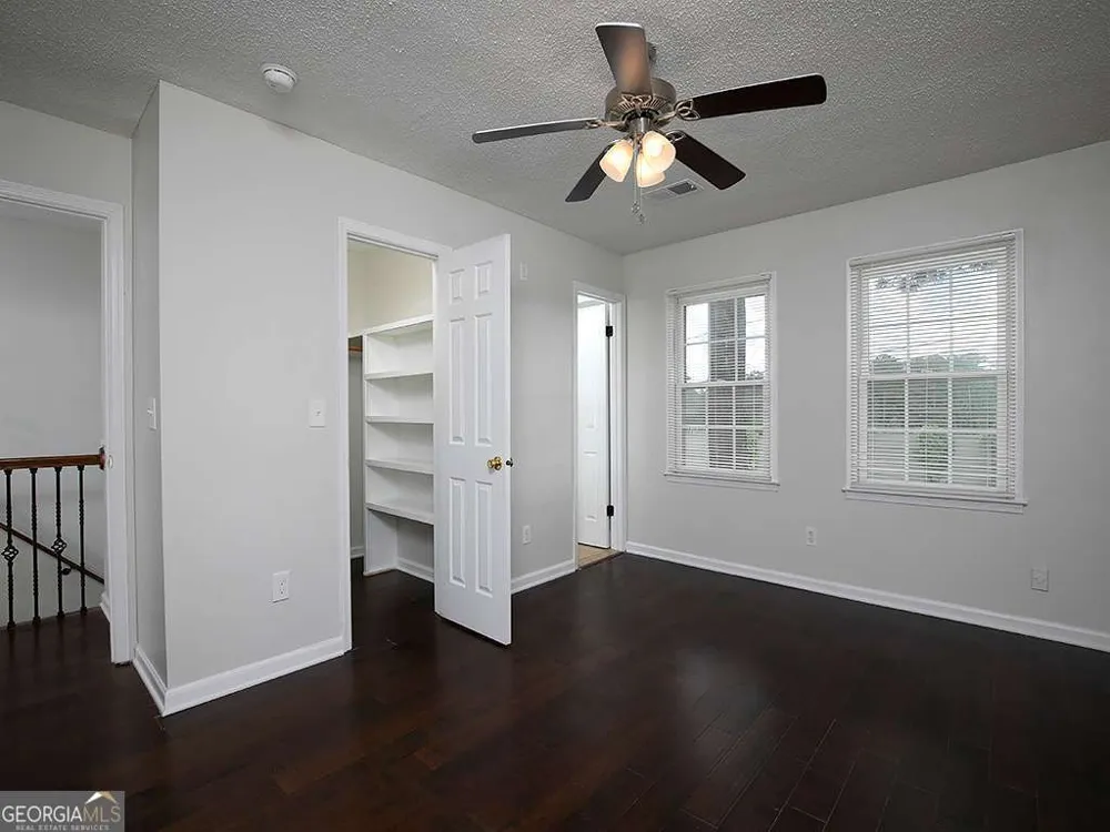 1018 Old Holcomb Bri RD Roswell, GA 30076