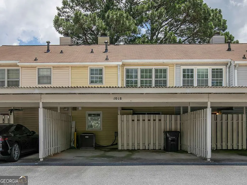 1018 Old Holcomb Bri RD Roswell, GA 30076