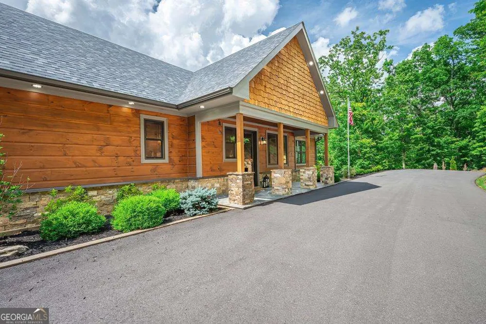 193 Pontoosuc DR Mineral Bluff, GA 30559