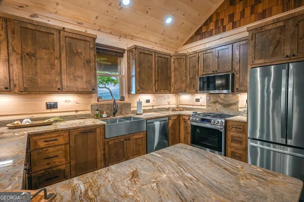 193 Pontoosuc DR Mineral Bluff, GA 30559