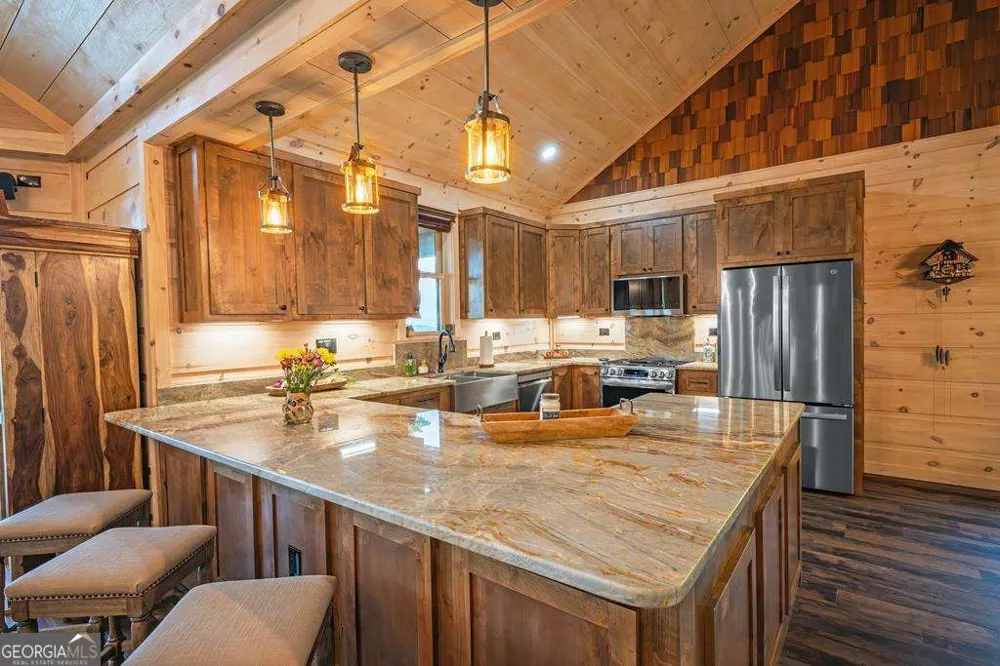 193 Pontoosuc DR Mineral Bluff, GA 30559