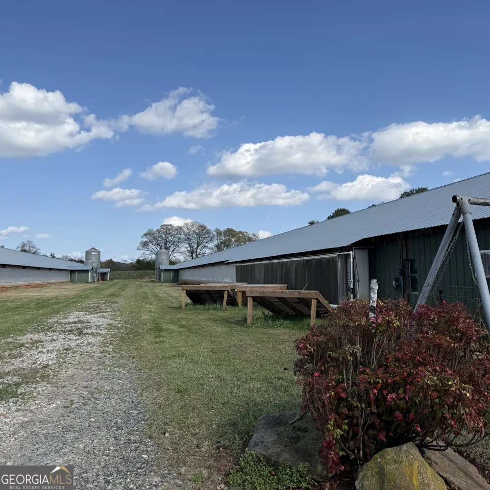 1182 Crawfords Ferry RD Hartwell, GA 30643