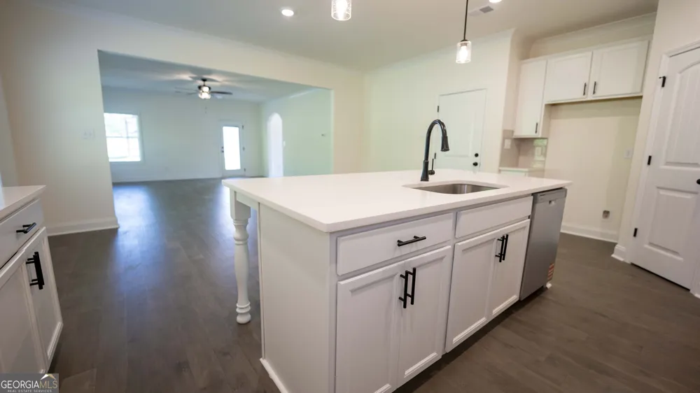130 Bluecoat TRL Byron, GA 31008