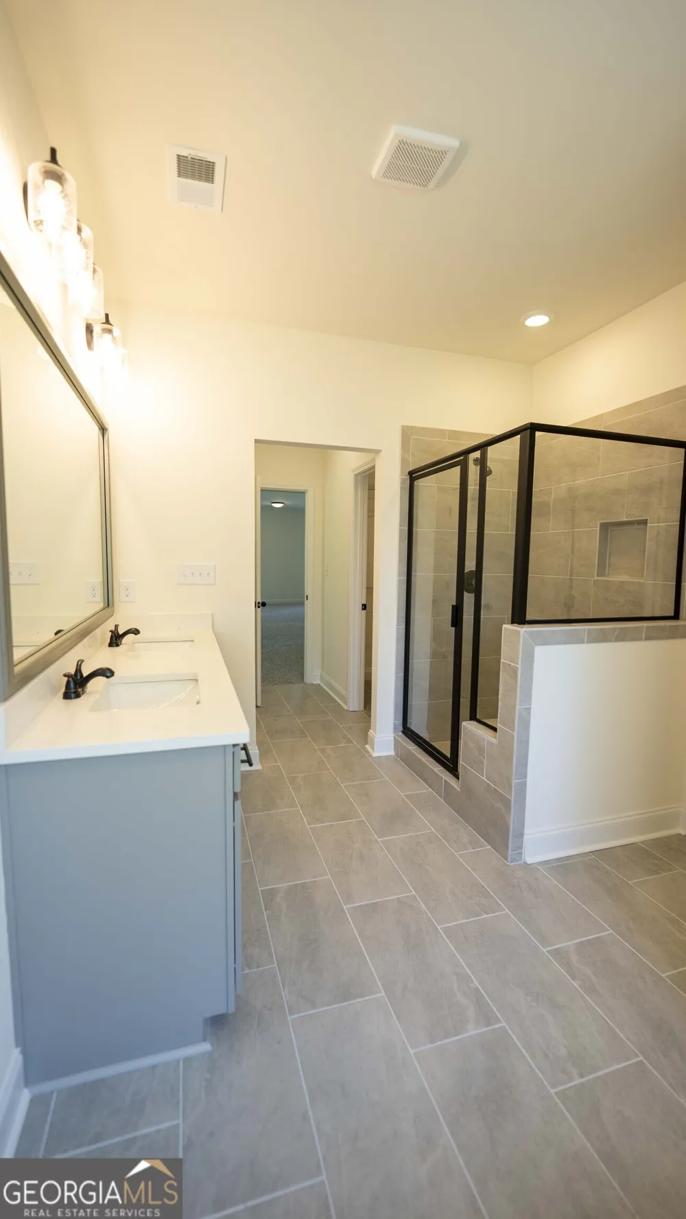 130 Bluecoat TRL Byron, GA 31008