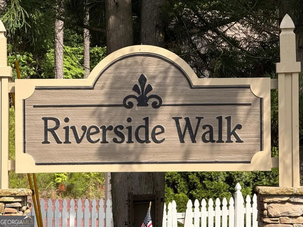 5706 Amberside LN Sugar Hill, GA 30518