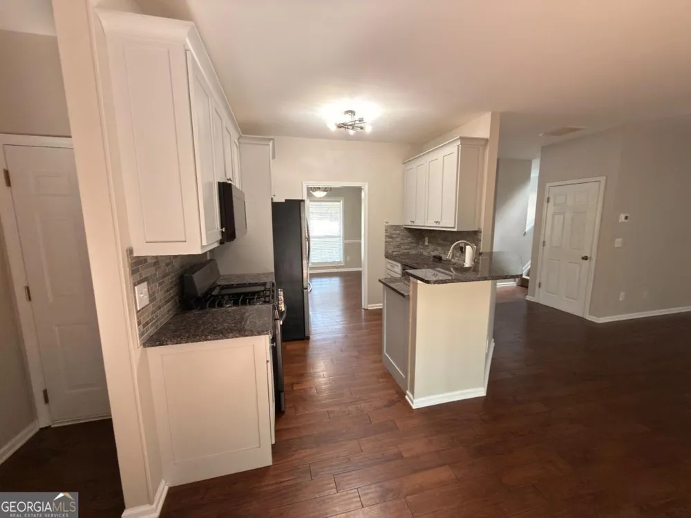 5706 Amberside LN Sugar Hill, GA 30518