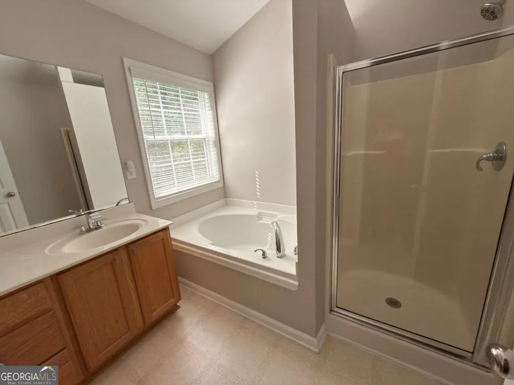 5706 Amberside LN Sugar Hill, GA 30518