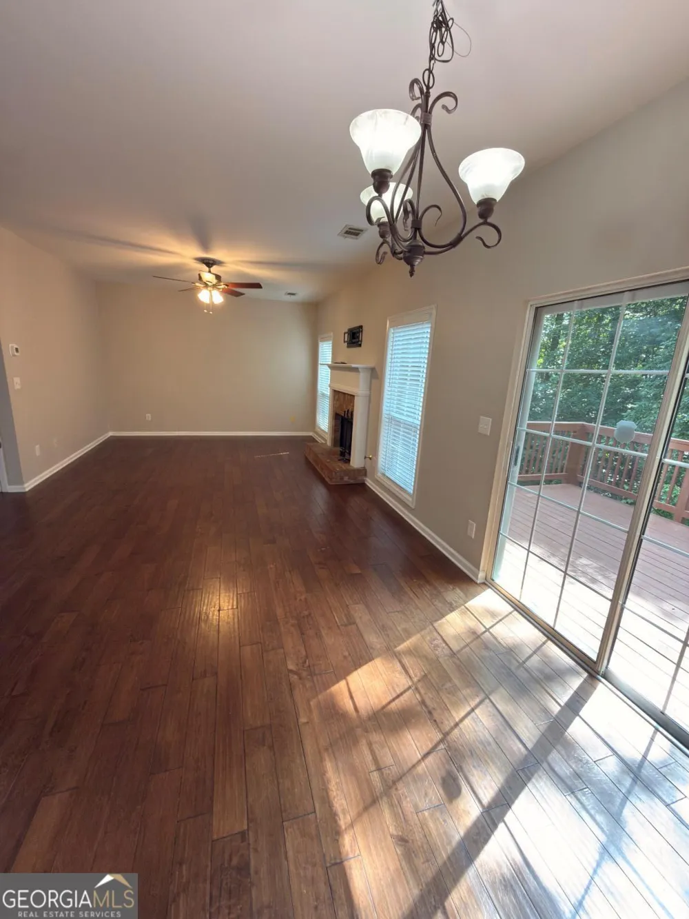 5706 Amberside LN Sugar Hill, GA 30518