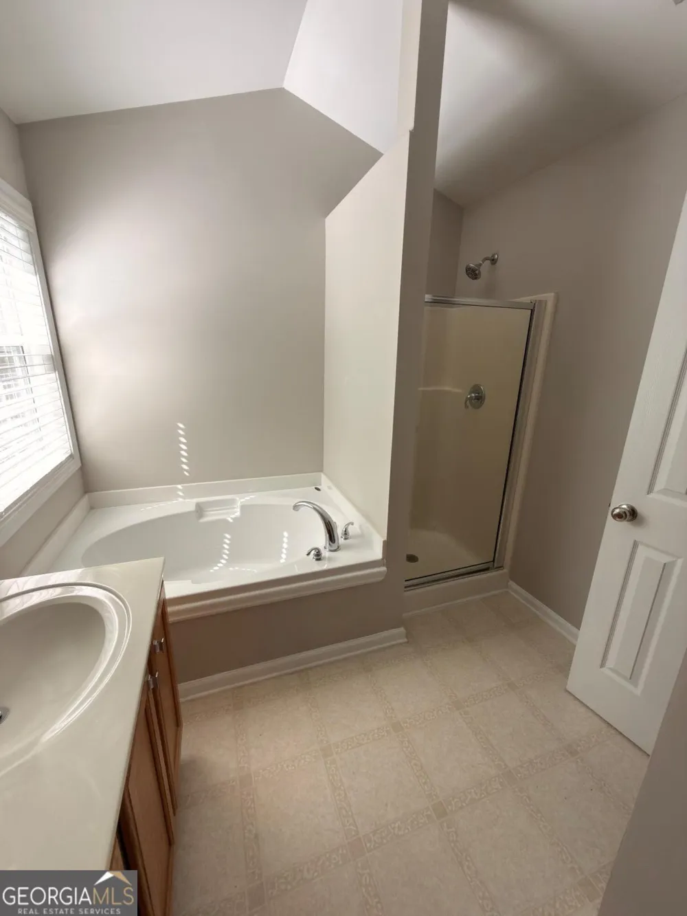 5706 Amberside LN Sugar Hill, GA 30518