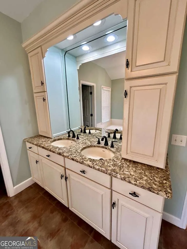 18 Woodgate DR Tifton, GA 31793