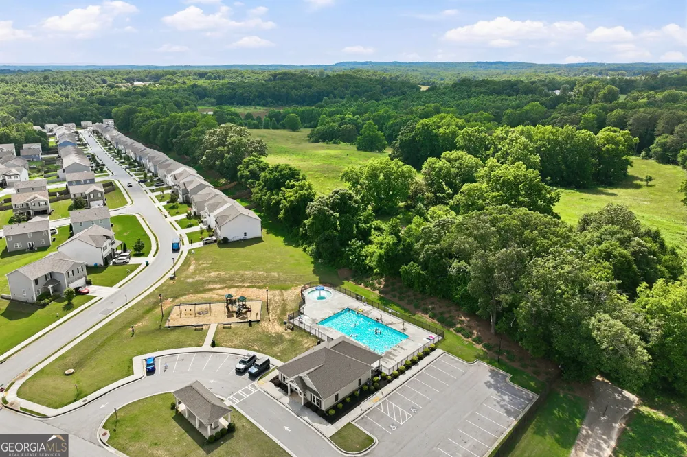 728 Starbuck PKWY Pendergrass, GA 30567