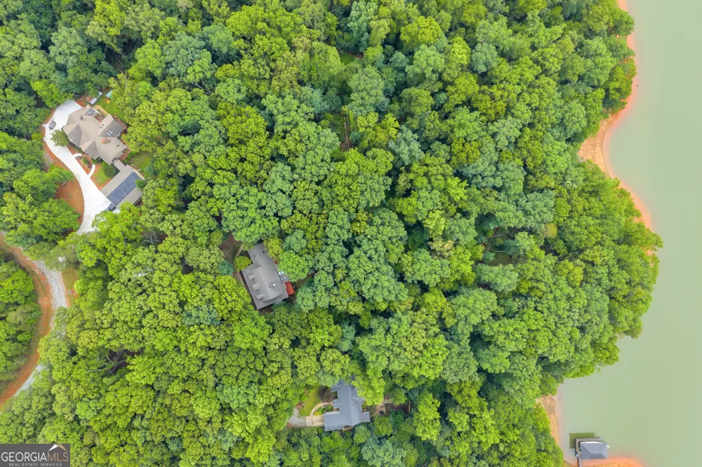 242 Pristine CV Hartwell, GA 30643