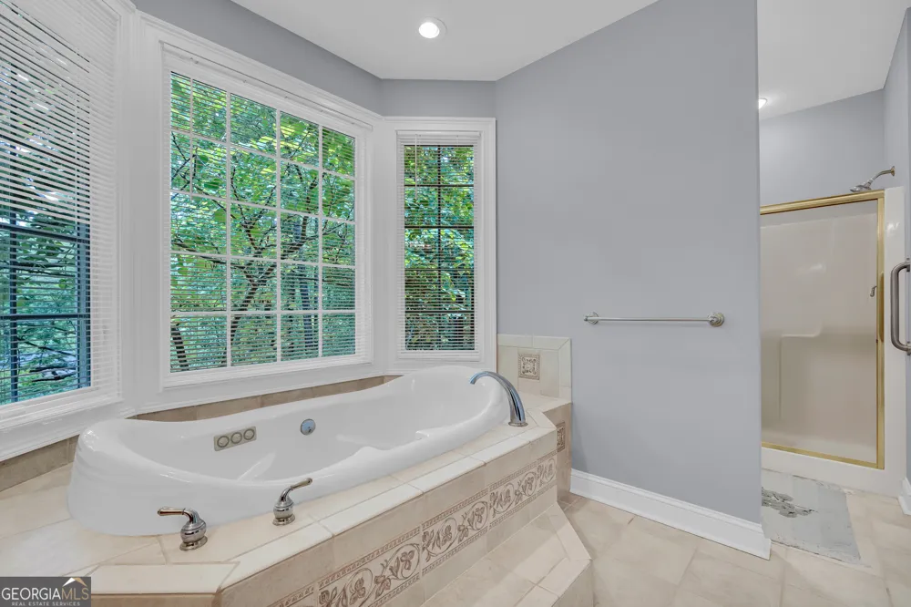 242 Pristine CV Hartwell, GA 30643