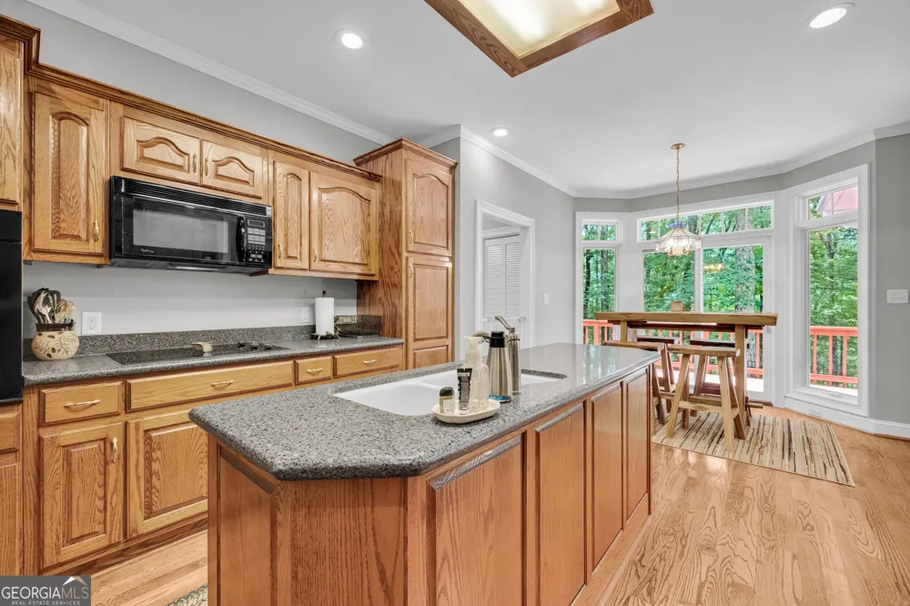 242 Pristine CV Hartwell, GA 30643