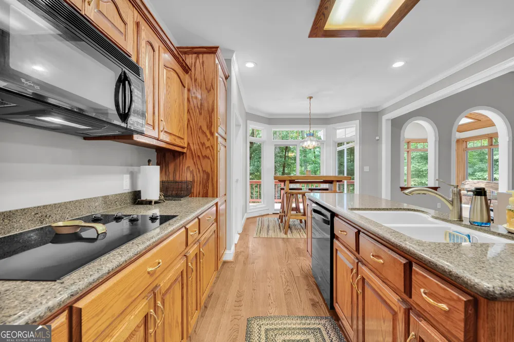 242 Pristine CV Hartwell, GA 30643
