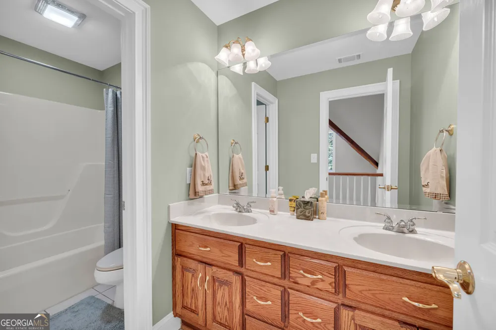 242 Pristine CV Hartwell, GA 30643