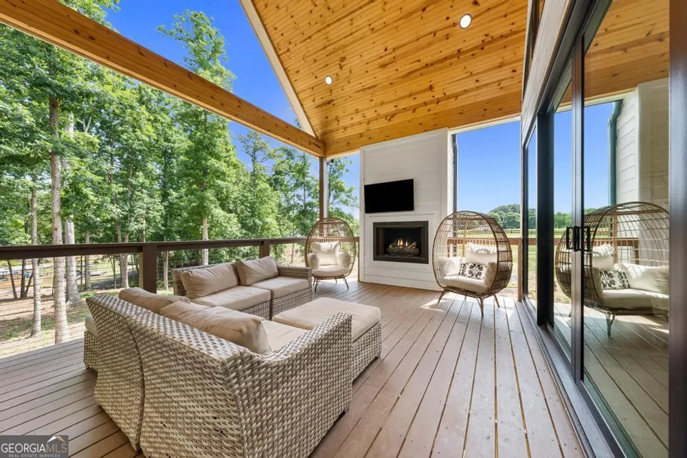 183 Lake Pointe RD Hartwell, GA 30643