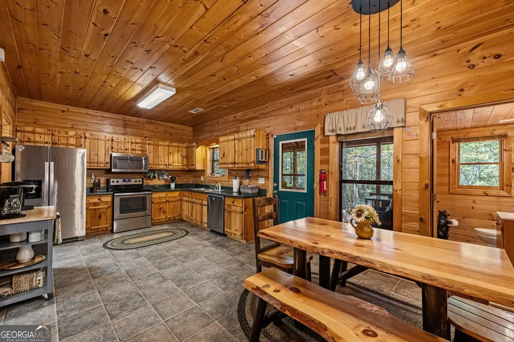 196 Ethan Wilson WAY Morganton, GA 30560