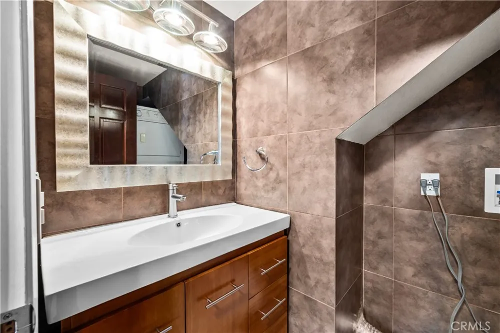 1022 S Marengo #5 Alhambra, CA 91803
