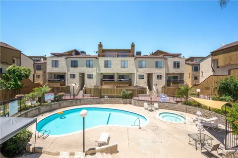 1022 S Marengo #5
