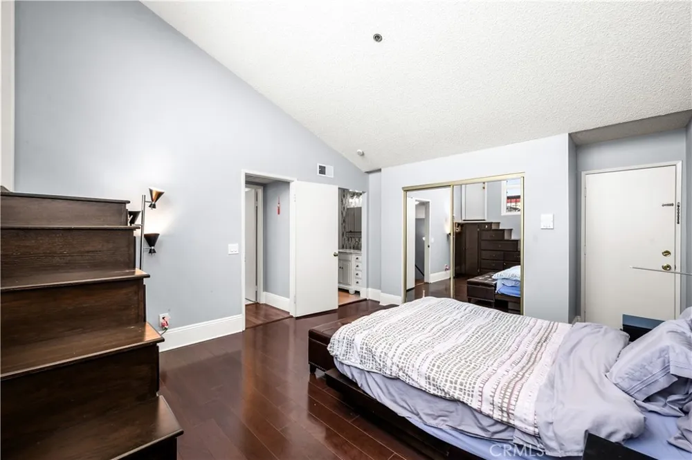 1022 S Marengo #5 Alhambra, CA 91803