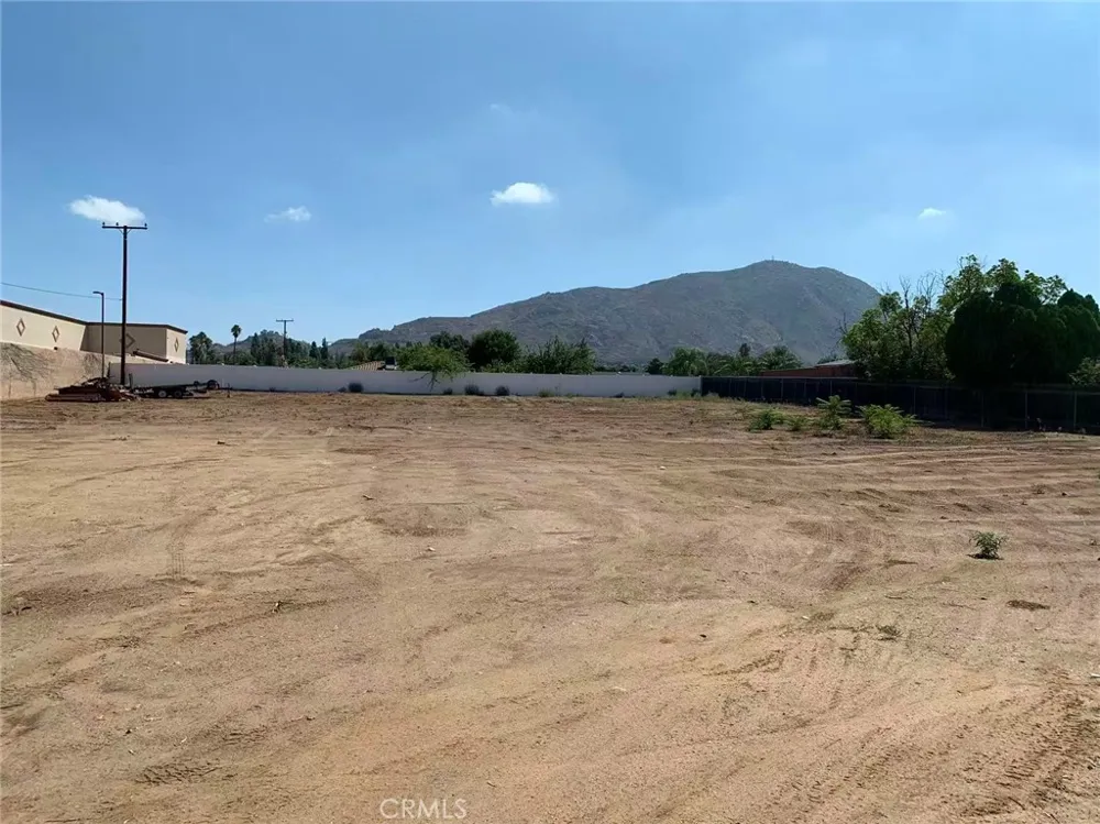 12201 Michigan Grand Terrace, CA 92313
