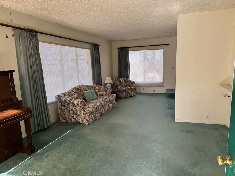 9432 Mountain Road Pinon Hills, CA 92372