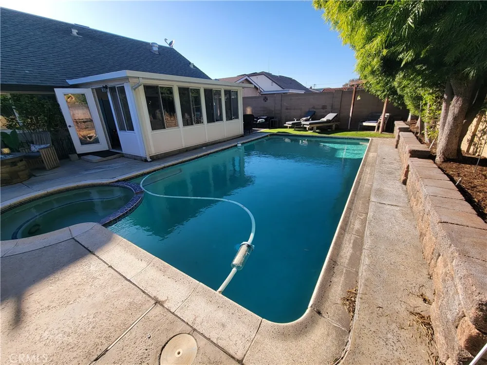 16102 Nelson Street Westminster, CA 92683