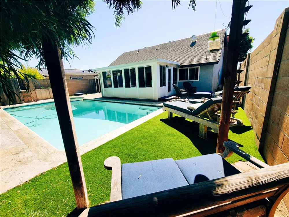 16102 Nelson Street Westminster, CA 92683