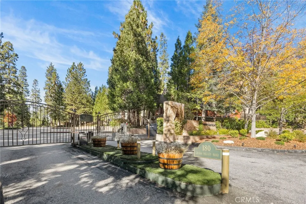 180 Grass Valley Lake Arrowhead, CA 92352