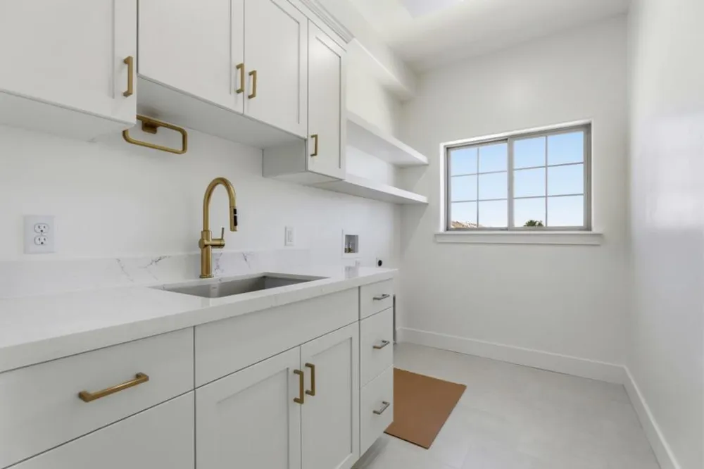 1007 Amore Street Hollister, CA 95023