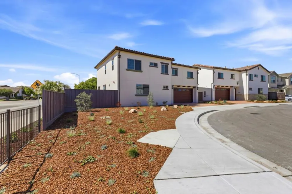 1001 Amore Street Hollister, CA 95023