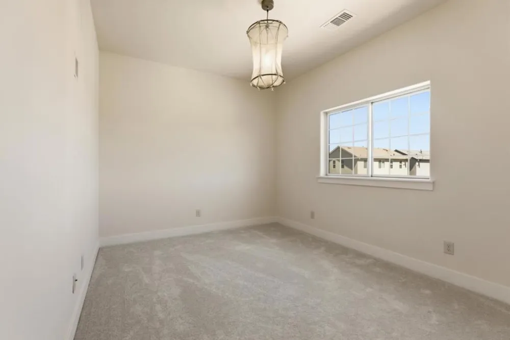 1001 Amore Street Hollister, CA 95023