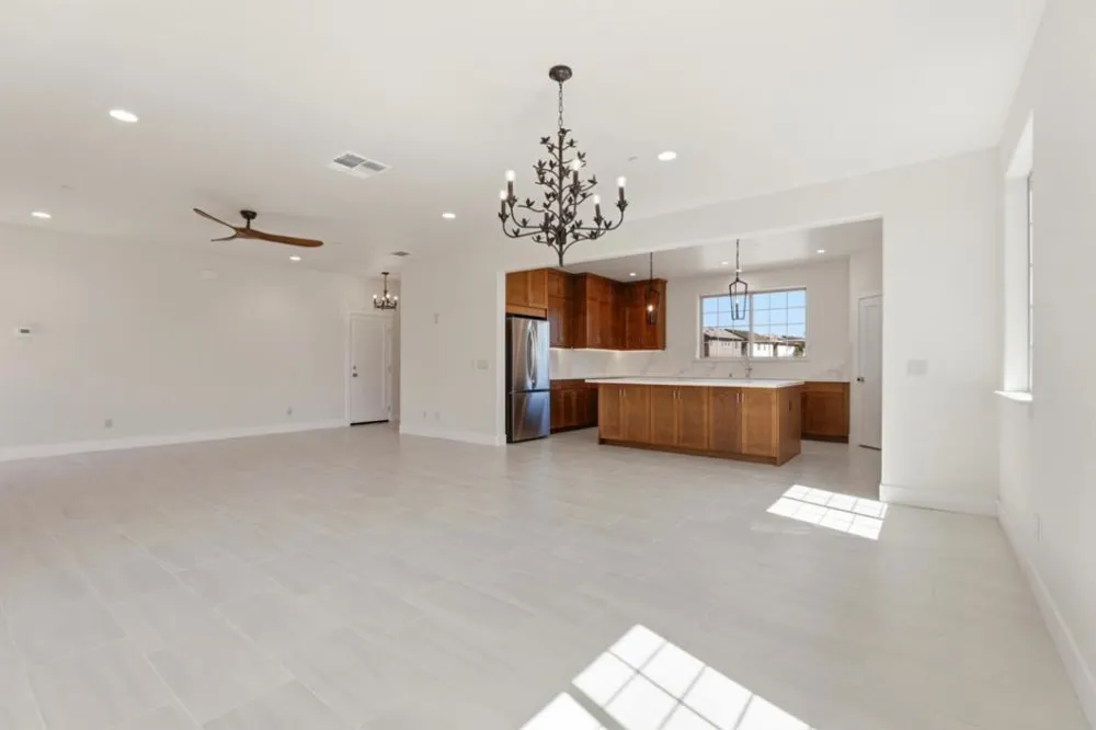 1001 Amore Street Hollister, CA 95023