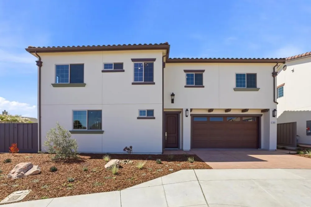 1001 Amore Street Hollister, CA 95023