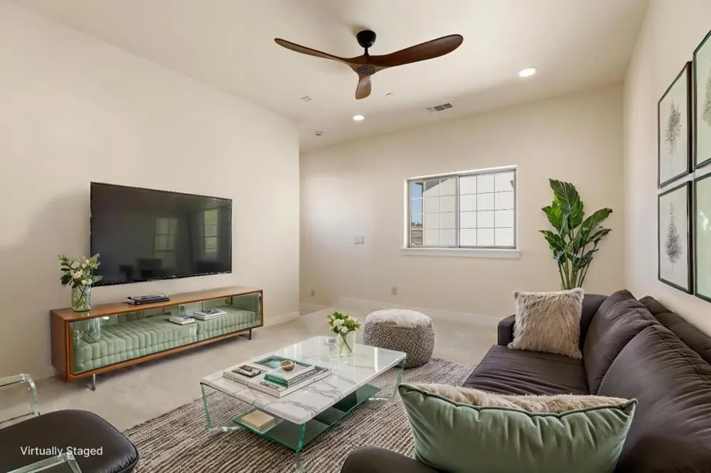 1001 Amore Street Hollister, CA 95023