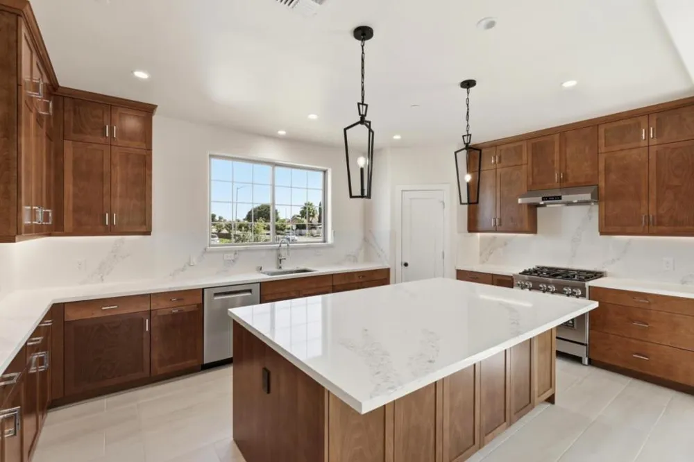 1001 Amore Street Hollister, CA 95023